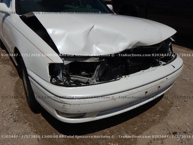 4T1BF18BXWU270644 - 1998 TOYOTA AVALON XL/ WHITE photo 11