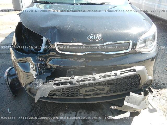 KNDJN2A23G7829499 - 2016 KIA SOUL BLACK photo 10