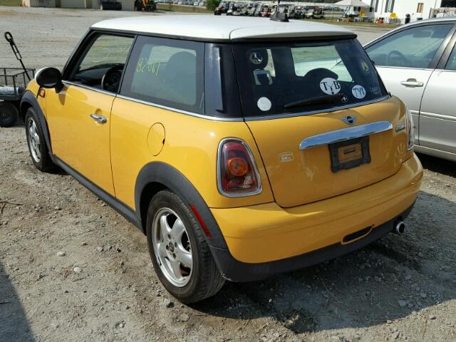 WMWMF33569TU72642 - 2009 MINI COOPER YELLOW photo 3