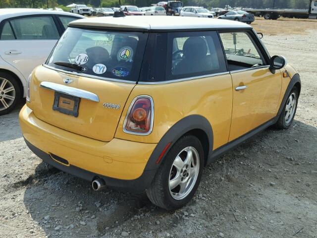 WMWMF33569TU72642 - 2009 MINI COOPER YELLOW photo 4