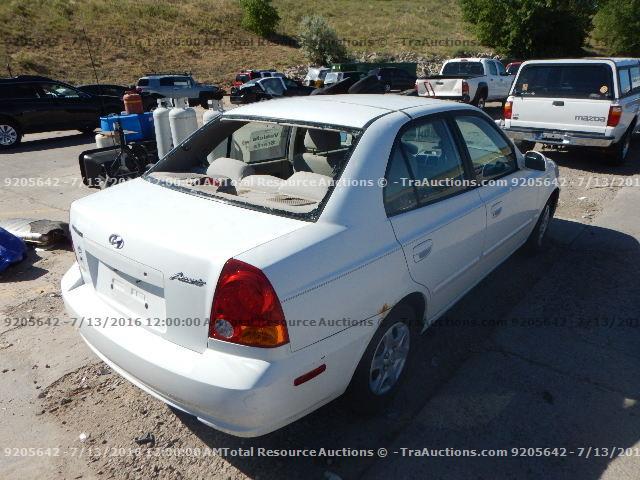 KMHCG45C64U500354 - 2004 HYUNDAI ACCENT GL WHITE photo 3