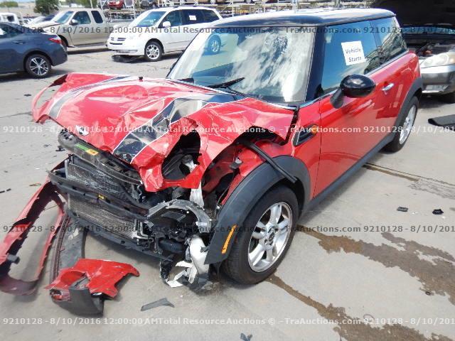 WMWSU3C53BTX95632 - 2011 MINI COOPER RED photo 1