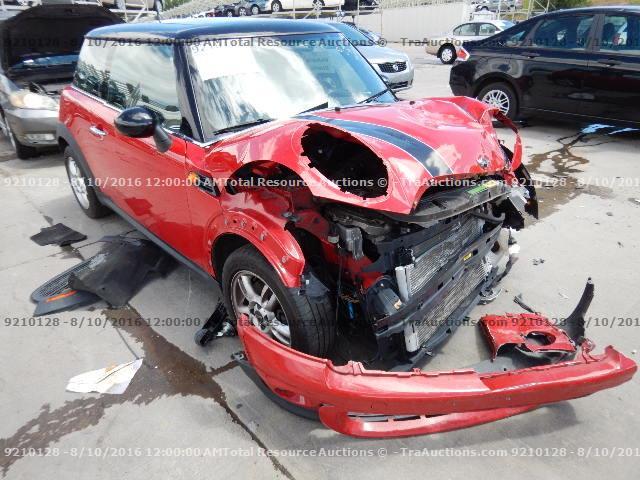 WMWSU3C53BTX95632 - 2011 MINI COOPER RED photo 2