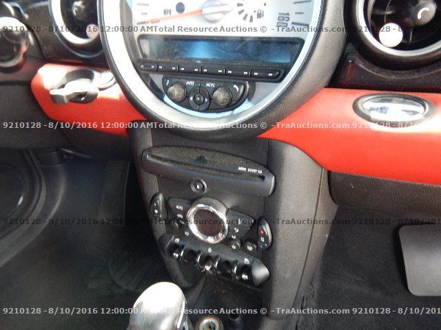 WMWSU3C53BTX95632 - 2011 MINI COOPER RED photo 9