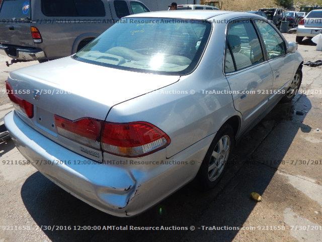 1HGCG56792A137222 - 2002 HONDA ACCORD SILVER photo 3