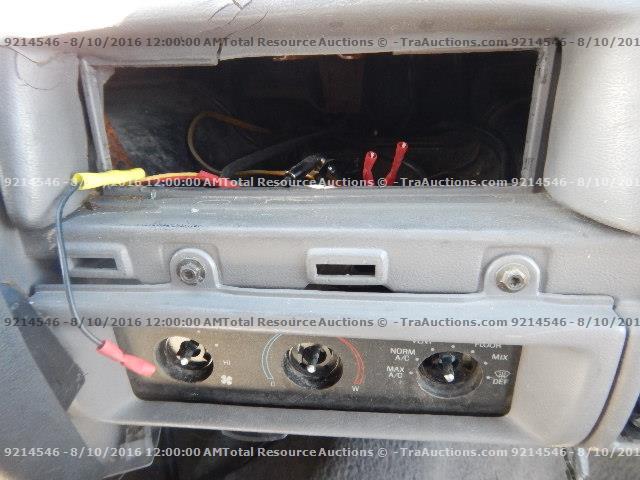 1FTJW35F2VEB81548 - 1997 FORD F350 白色 照片 9