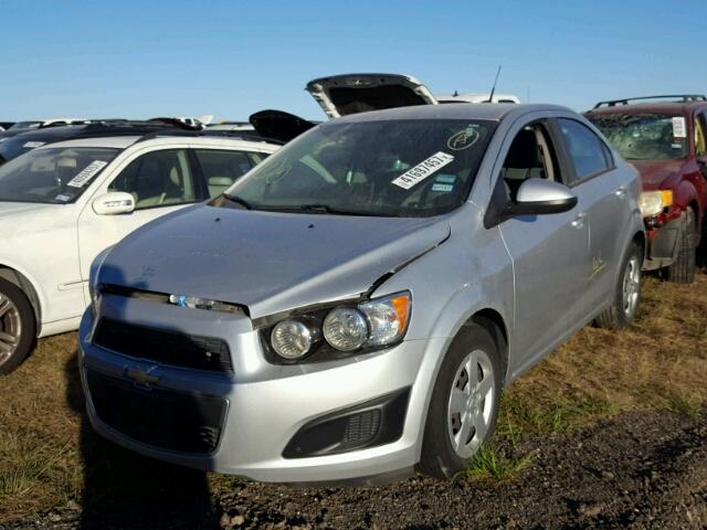 1G1JA5SH0E4235718 - 2014 CHEVROLET SONIC LS 银色 照片 2