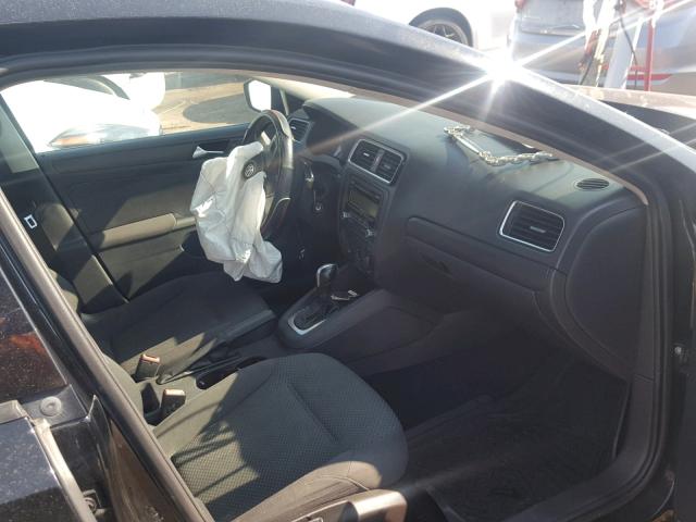3VW2K7AJXBM052770 - 2011 VOLKSWAGEN JETTA BASE BLACK photo 5