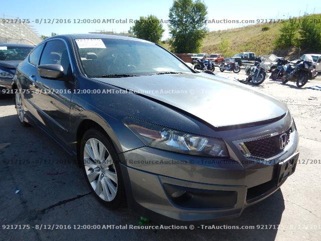 1HGCS21829A005796 - 2009 HONDA ACCORD GRAY photo 2