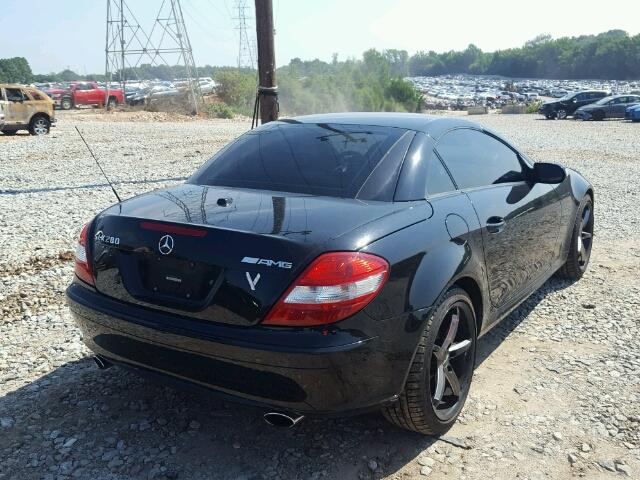 WDBWK54F18F177048 - 2008 MERCEDES-BENZ SLK 280 BLACK photo 4