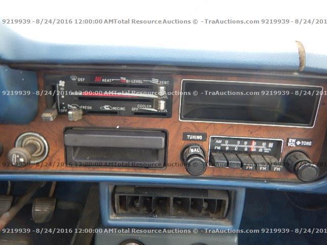 JT4RN34S0B0024422 - 1981 TOYOTA PICKUP 1/2 WHITE photo 6