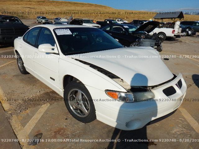 1G2WR52162F195142 - 2002 PONTIAC GRAND PRIX WHITE photo 2