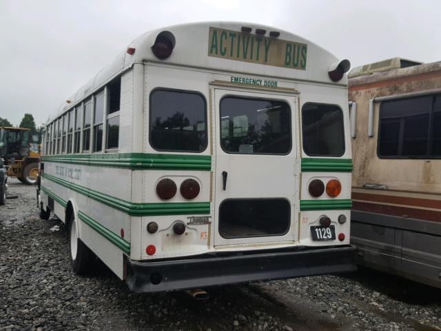 4UZAAXAK82CK11129 - 2002 FREIGHTLINER CHASSIS FS 白色 照片 3