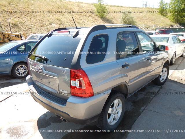 KNDJE723297582970 - 2009 KIA SPORTAGE L GRAY photo 3