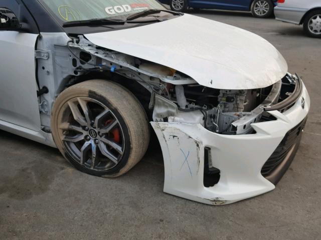JTKJF5C74GJ016241 - 2016 TOYOTA SCION TC 白色 照片 9