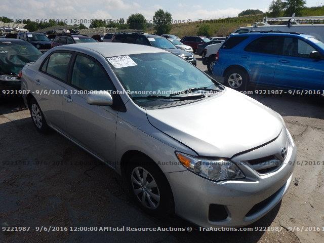 2T1BU4EE6BC571591 - 2011 TOYOTA COROLLA BA SILVER photo 2