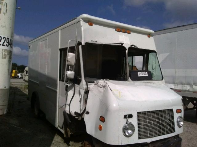 4UZAAPBW55CV12561 - 2005 FREIGHTLINER CHASSIS M WHITE photo 1