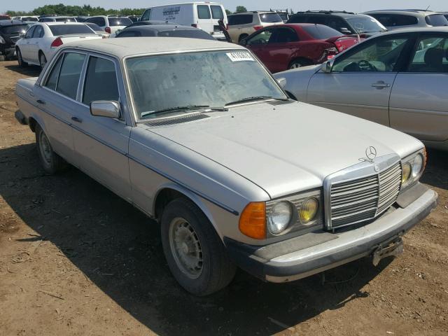 WDBAB33A1CB009222 - 1982 MERCEDES-BENZ 300 DT SILVER photo 1