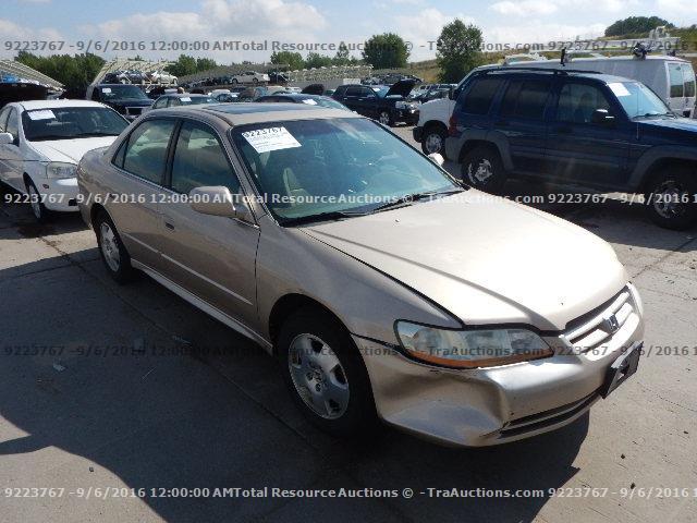 1HGCG165X2A024872 - 2002 HONDA ACCORD EX GOLD photo 2