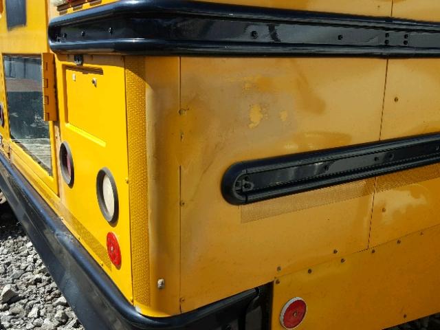 4UZABRDT29CAH0077 - 2009 FREIGHTLINER CHASSIS B2 YELLOW photo 9
