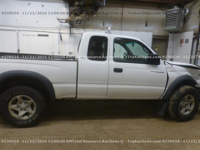 5TEWN72N51Z837969 - 2001 TOYOTA TACOMA XTR WHITE photo 10