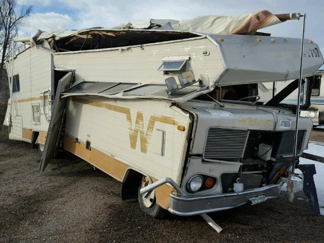 H41CN1S375892 - 1972 WINNEBAGO CHIEFTAIN WHITE photo 1