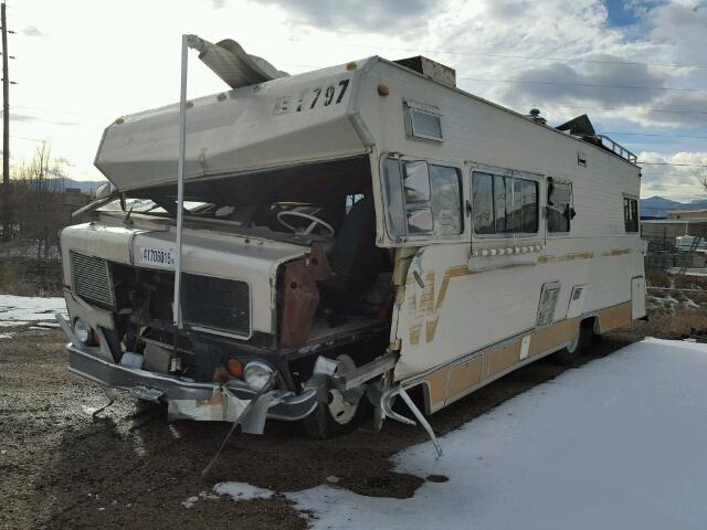 H41CN1S375892 - 1972 WINNEBAGO CHIEFTAIN WHITE photo 2