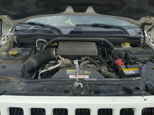 1J8HG48NX6C232160 - 2006 JEEP COMMANDER WHITE photo 7