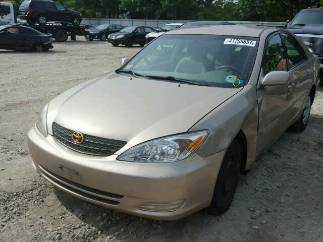 4T1BE32K22U106614 - 2002 TOYOTA CAMRY LE GOLD photo 2