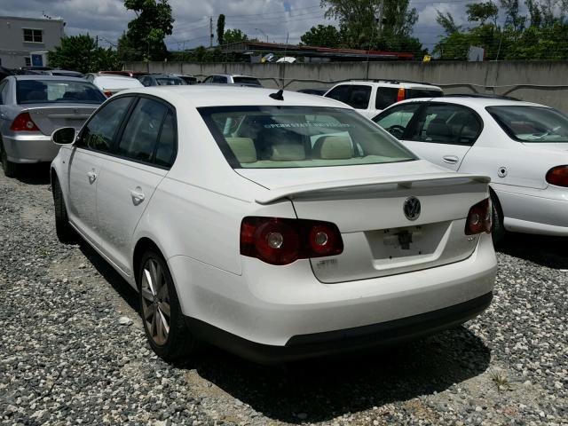 3VWRJ7AJ8AM051052 - 2010 VOLKSWAGEN JETTA WOLF WHITE photo 3