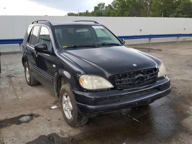 4JGAB54E8YA196224 - 2000 MERCEDES-BENZ ML 320 BLACK photo 1