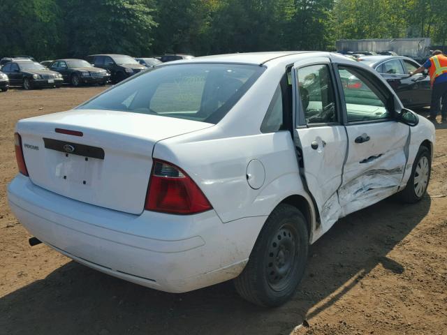 1FAFP34N87W344119 - 2007 FORD FOCUS WHITE photo 4