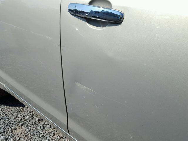 1G1ZE5EU0BF369399 - 2011 CHEVROLET MALIBU LTZ 金色 照片 9