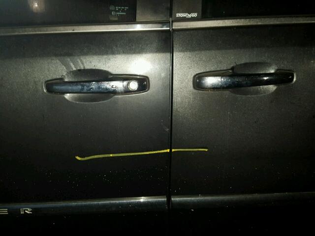 2C4RC1CG2CR307547 - 2012 CHRYSLER TOWN & COU GRAY photo 9