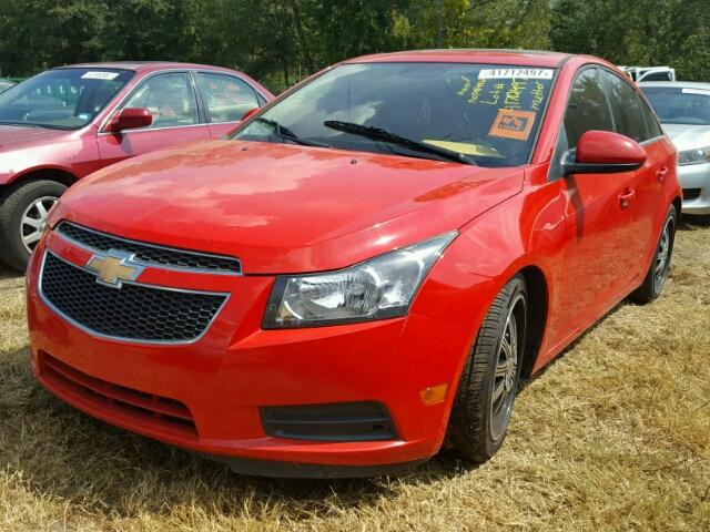 1G1PC5SB1E7163815 - 2014 CHEVROLET CRUZE RED photo 2