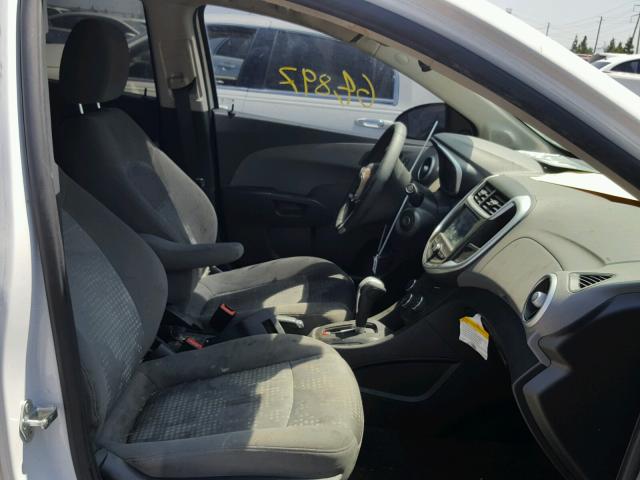 1G1JB5SG2H4124418 - 2017 CHEVROLET SONIC LS 白色 照片 5