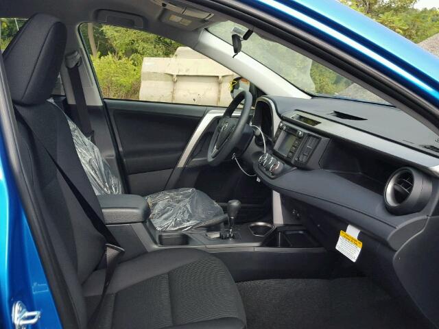 JTMZFREV5HJ134524 - 2017 TOYOTA RAV4 蓝色 照片 5