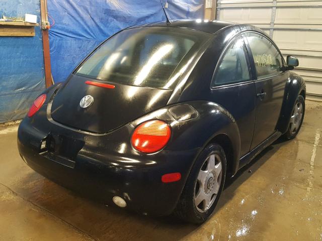 3VWCF21C7YM487400 - 2000 VOLKSWAGEN NEW BEETLE შავი ფოტო 4
