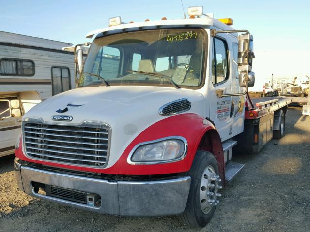 1FVACWDT2BDAV1263 - 2011 FREIGHTLINER M2 106 MED WHITE photo 2