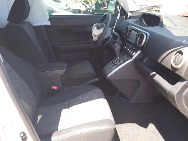 JTLZE4FE3FJ077083 - 2015 TOYOTA SCION XB Blanco foto 5