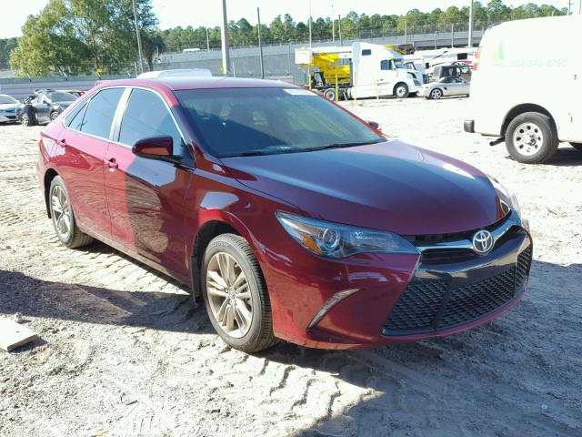 4T1BF1FK5HU777277 - 2017 TOYOTA CAMRY LE RED photo 1