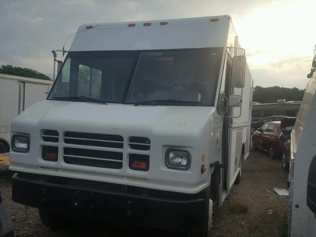 4UZAARBW24CM84924 - 2004 FREIGHTLINER CHASSIS M WHITE photo 2