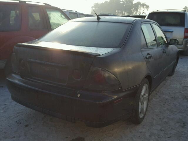 JTHBD192040091332 - 2004 LEXUS IS 300 BLACK photo 4