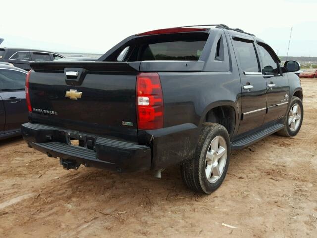 3GNMCEE04BG303450 - 2011 CHEVROLET AVALANCHE BLACK photo 4