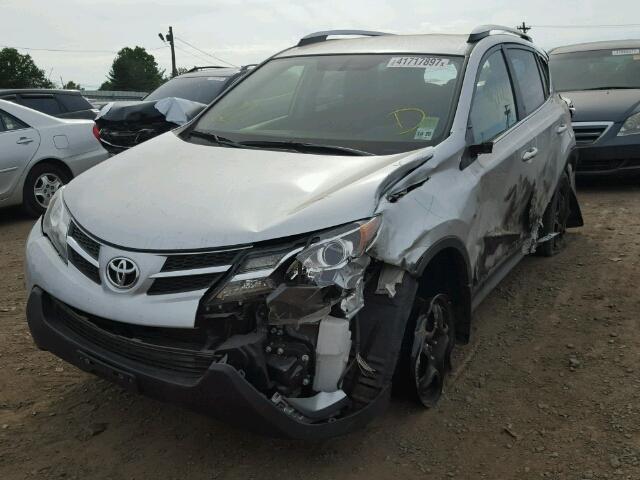 JTMBFREV3FD159757 - 2015 TOYOTA RAV4 LE SILVER photo 2