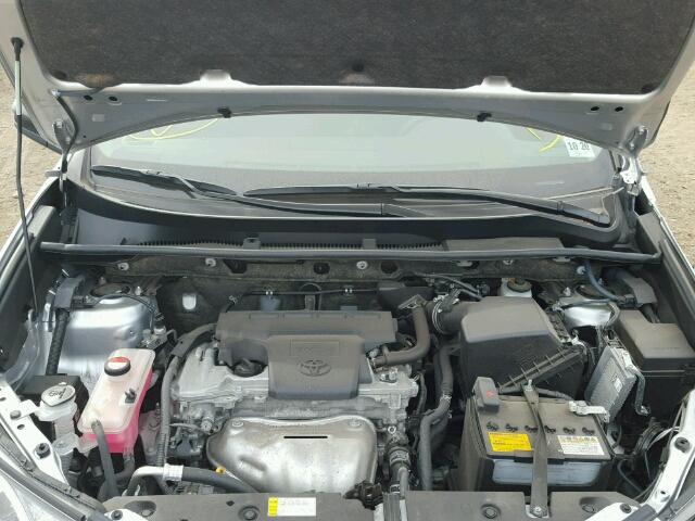 JTMBFREV3FD159757 - 2015 TOYOTA RAV4 LE Gümüş foto 7