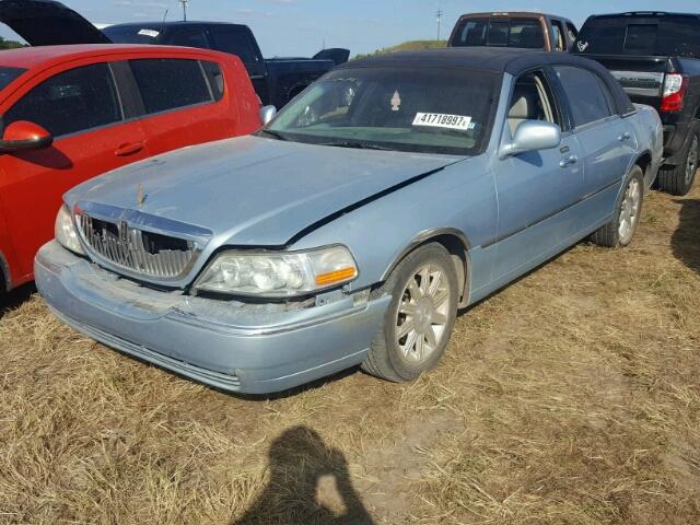 1LNHM81W15Y624967 - 2005 LINCOLN TOWN CAR BLUE photo 2