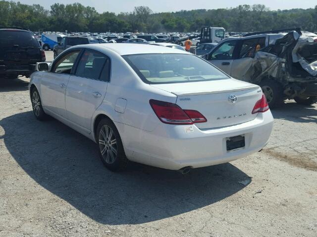 4T1BK36B65U058221 - 2005 TOYOTA AVALON XL WHITE photo 3