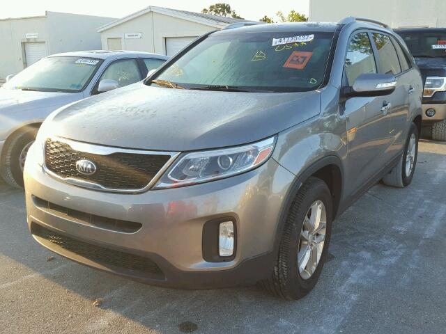 5XYKT4A62FG611919 - 2015 KIA SORENTO LX GRAY photo 2