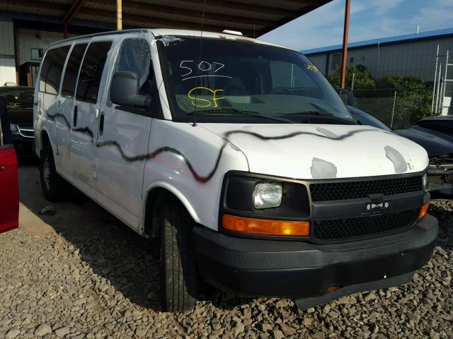 1GAHG35U471117704 - 2007 CHEVROLET EXPRESS G3 WHITE photo 1